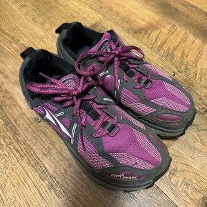 Women’s Altra Lone Peak Trail Running shoes - size 8